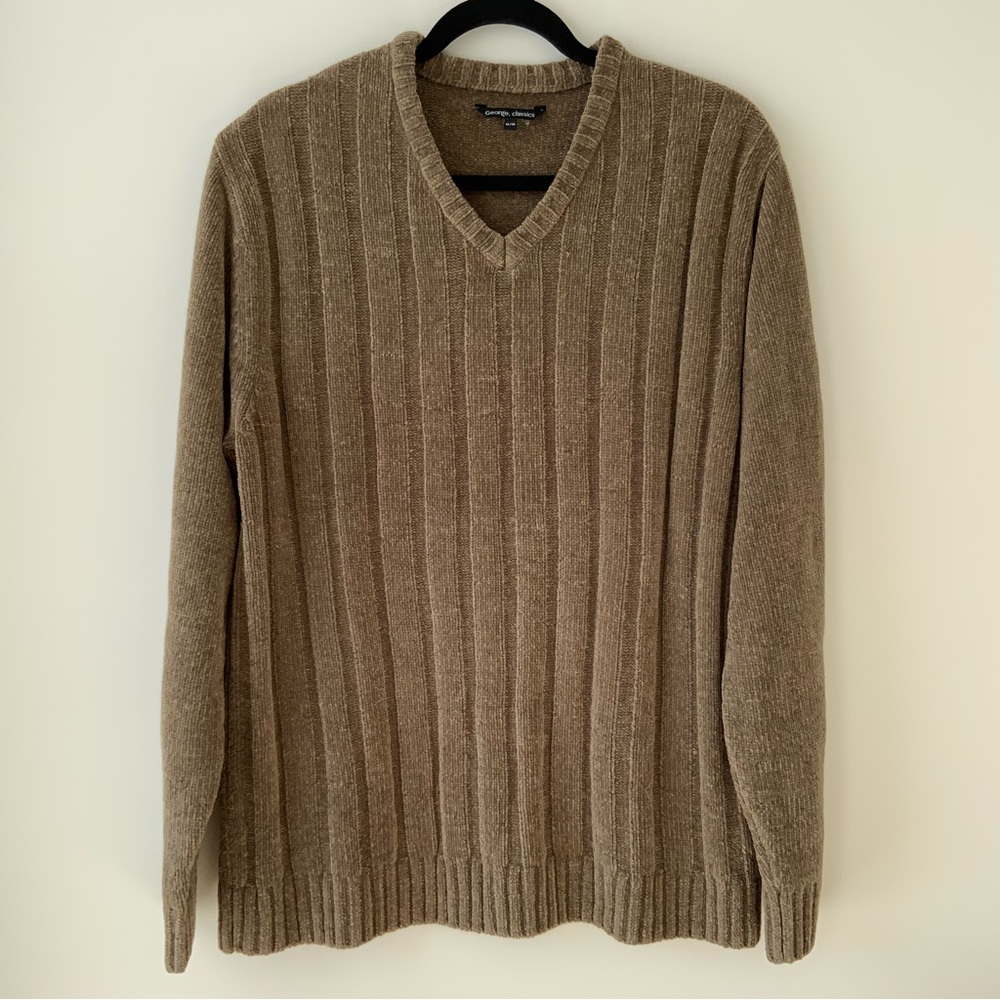TAUPE V-NECK SWEATER